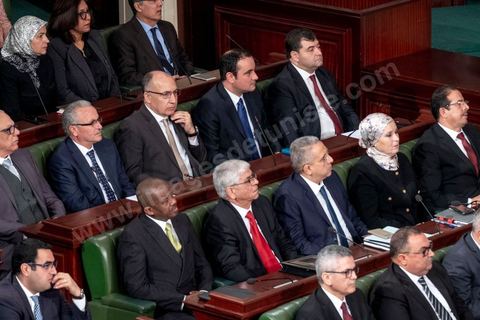 10 janvier 2020 : après près de 2 mois de tractactions pour la formation du gouvernement de Habib Jemli, le Premier Ministre proposé par Ennahdha présente aujourd'hui à l'Assemblée (ARP) son gouvernement et programme pour le vote de confiance. Dans une atmosphère tendue, les bruits de couloirs annoncent l'échec du vote prévu dans la soirée. En cas de rejet, ce sera à Kais Saied, Président de la République de proposer un candidat à la Présidence du gouvernement qui aura deux mois de plus pour former et obtenir le vote de confiance de son gouvernement à l'ARP.