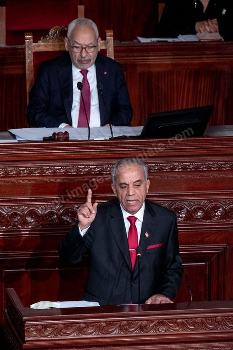 10 janvier 2020 : après près de 2 mois de tractactions pour la formation du gouvernement de Habib Jemli, le Premier Ministre proposé par Ennahdha présente aujourd'hui à l'Assemblée (ARP) son gouvernement et programme pour le vote de confiance. Dans une atmosphère tendue, les bruits de couloirs annoncent l'échec du vote prévu dans la soirée. En cas de rejet, ce sera à Kais Saied, Président de la République de proposer un candidat à la Présidence du gouvernement qui aura deux mois de plus pour former et obtenir le vote de confiance de son gouvernement à l'ARP.