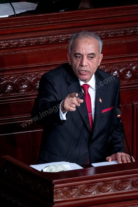 10 janvier 2020 : après près de 2 mois de tractactions pour la formation du gouvernement de Habib Jemli, le Premier Ministre proposé par Ennahdha présente aujourd'hui à l'Assemblée (ARP) son gouvernement et programme pour le vote de confiance. Dans une atmosphère tendue, les bruits de couloirs annoncent l'échec du vote prévu dans la soirée. En cas de rejet, ce sera à Kais Saied, Président de la République de proposer un candidat à la Présidence du gouvernement qui aura deux mois de plus pour former et obtenir le vote de confiance de son gouvernement à l'ARP.