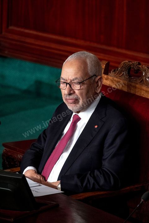 10 janvier 2020 : après près de 2 mois de tractactions pour la formation du gouvernement de Habib Jemli, le Premier Ministre proposé par Ennahdha présente aujourd'hui à l'Assemblée (ARP) son gouvernement et programme pour le vote de confiance. Dans une atmosphère tendue, les bruits de couloirs annoncent l'échec du vote prévu dans la soirée. En cas de rejet, ce sera à Kais Saied, Président de la République de proposer un candidat à la Présidence du gouvernement qui aura deux mois de plus pour former et obtenir le vote de confiance de son gouvernement à l'ARP.
