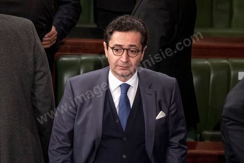 10 janvier 2020 : après près de 2 mois de tractactions pour la formation du gouvernement de Habib Jemli, le Premier Ministre proposé par Ennahdha présente aujourd'hui à l'Assemblée (ARP) son gouvernement et programme pour le vote de confiance. Dans une atmosphère tendue, les bruits de couloirs annoncent l'échec du vote prévu dans la soirée. En cas de rejet, ce sera à Kais Saied, Président de la République de proposer un candidat à la Présidence du gouvernement qui aura deux mois de plus pour former et obtenir le vote de confiance de son gouvernement à l'ARP.
