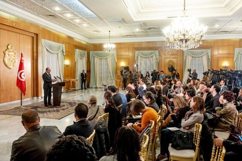 January 24, 2020: First press conference by Elyes Fakhfakh, who was directly appointed by President Kais Saied as Head of Government to form the new government and seek a vote of confidence from the Assembly. He outlined the guiding principles for forming his government, which he envisions as political, lean, and cohesive. “It will be a harmonious and lean government, with no more than 25 ministers, to ensure maximum efficiency. It will include young and female talent and will be announced as soon as possible.”