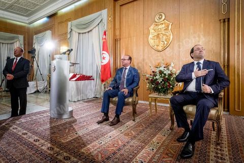 28 février 2020 : passation de pouvoir entre les deux chefs de gouvernement, Youssef Chahed, sortant, et Elyes Fakhfakh, fraichement investi par le parlement. La cérémonie que c'est déroulé en présence des memebres des deux gouvernements commença par un discours de Youssef Chahed puis de Elyes Fakhfakh. 