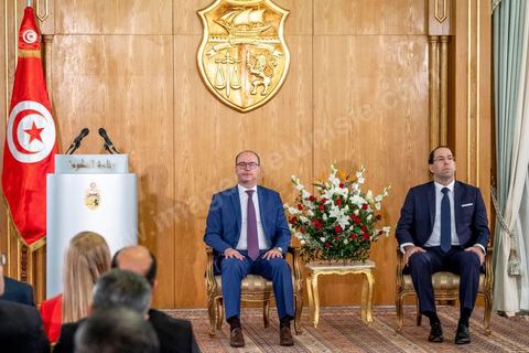 28 février 2020 : passation de pouvoir entre les deux chefs de gouvernement, Youssef Chahed, sortant, et Elyes Fakhfakh, fraichement investi par le parlement. La cérémonie que c'est déroulé en présence des memebres des deux gouvernements commença par un discours de Youssef Chahed puis de Elyes Fakhfakh. 