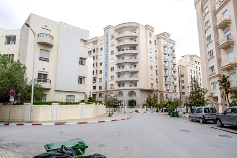 27 mars 2020 : les quartiers du Lac 1 et 2, quartier d'affaires de Tunis sous le confinement du Covid19. Ces deux quartiers ont été déclarés aussi zone de pic du virus. 