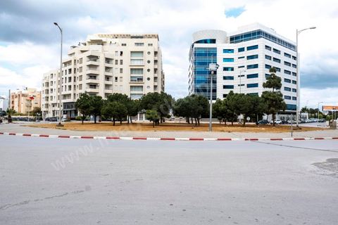 27 mars 2020 : les quartiers du Lac 1 et 2, quartier d'affaires de Tunis sous le confinement du Covid19. Ces deux quartiers ont été déclarés aussi zone de pic du virus. 