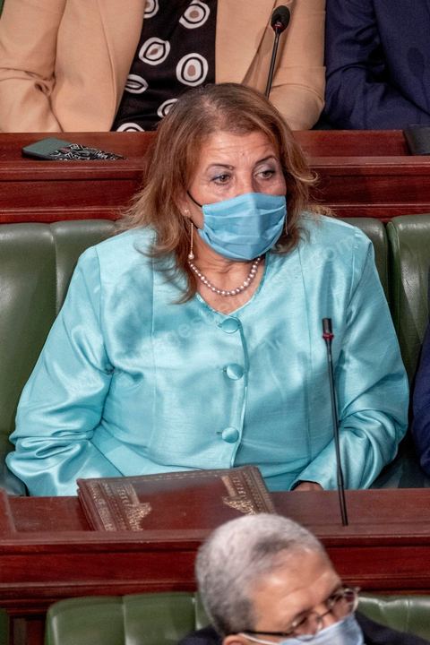 1er septembre 2020 : Hichem Mechichi devant l'ARP lors du vote de confiance du gouvernement de Hichem Mechichi, Premier ministre proposé par le président Kais Saied suite à la démission de Elyes Fakhfakh demandé un mois plus tot par le Président, à l'assemblée des Représentants du Peuple. Après la présentation des membres du gouvernement, le premier ministre nommé présente son programme pour le vote de confiance qui doit avoir lieu dans la soirée après les questions des parlementaires. 
