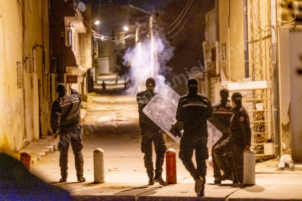 M63-300 Affrontements nocturnes jeunes et police à Ettahdhamen 17012021