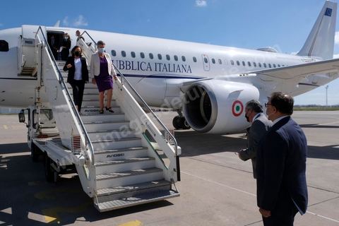 Arrived in Tunis airport of Ylva Johansson, European Commissioner for Home Affairs, and Luciana Lamorgese, Interior Ministery of Italia, will visit Tunisia on Thursday 20 and Friday 21 May 2021.