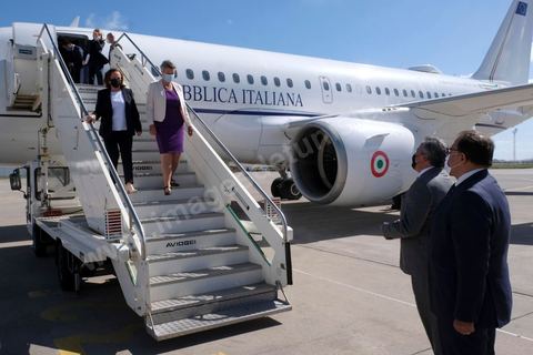 Arrived in Tunis airport of Ylva Johansson, European Commissioner for Home Affairs, and Luciana Lamorgese, Interior Ministery of Italia, will visit Tunisia on Thursday 20 and Friday 21 May 2021.