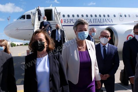 Arrived in Tunis airport of Ylva Johansson, European Commissioner for Home Affairs, and Luciana Lamorgese, Interior Ministery of Italia, will visit Tunisia on Thursday 20 and Friday 21 May 2021.