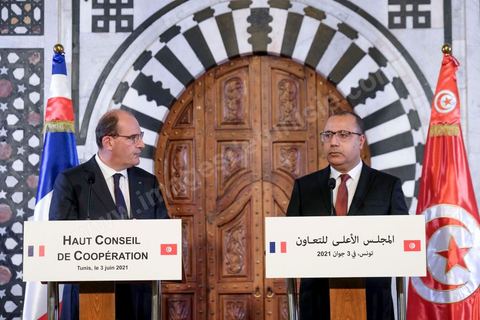 3 juin 2021 : Signateure contrats et déclaration presse lors de la rencontre entre Hichem Mechichi, chef du gouvernement tunisien et Jean CASTEX, Premier ministre, dans le cadre de sa visite à Tunis à l’occasion du 3ème Haut Conseil de Coopération franco-tunisien, accompagné de M. Jean-Yves LE DRIAN, ministre de l'Europe et des Affaires étrangères, de Mme Frédérique VIDAL, ministre de l'Enseignement supérieur, de la Recherche et de l'Innovation, de M. Jean-Baptiste DJEBBARI, ministre délégué auprès de la ministre de la Transition écologique, chargé des Transports, de M. Alain GRISET, ministre délégué auprès du ministre de l’Économie, des Finances et de la Relance, chargé des Petites et Moyennes Entreprises. POOL