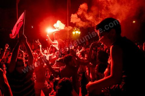 July 25, 2021: Following the broadcast of Kais Saied’s statement, several thousand Tunisians took to the streets to celebrate what appears to be a “constitutional coup” and to welcome the military personnel who had taken up positions at the top of Habib Bourguiba Avenue in Tunis.  President Kaïs Saïed convened an emergency meeting this evening with security and military leaders and senior officials, during which he announced several decisions “in accordance with the Constitution,” the main ones being the suspension of Parliament and all its activities, the dismissal of the head of government, the dissolution of the government, and the President of the Republic will appoint a new head of government and members of the government...