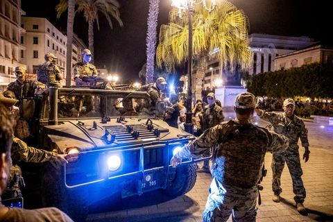 July 25, 2021: Following the broadcast of Kais Saied’s statement, several thousand Tunisians took to the streets to celebrate what appears to be a “constitutional coup” and to welcome the military personnel who had taken up positions at the top of Habib Bourguiba Avenue in Tunis.  President Kaïs Saïed convened an emergency meeting this evening with security and military leaders and senior officials, during which he announced several decisions “in accordance with the Constitution,” the main ones being the suspension of Parliament and all its activities, the dismissal of the head of government, the dissolution of the government, and the President of the Republic will appoint a new head of government and members of the government...