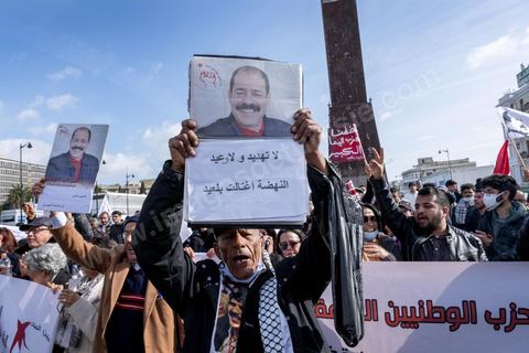 6 février 2022 : 9 ans après l'assassinat de Chokri Belaïd, un petit millier de partisans principalement de gauche se sont rassemblés à la place des Droits de l'Homme à Tunis pour commémorer la mort du militant politique. Malgrè l'interdiction de manifester conjointement mis en place avec le couvre feu nocturne dans le cadre  du protocole Covid imposé par le Président Kais Saied, la veille au soir, le président autorisé ces regroupements ainsi que la manifestation de ses partisans devant le Conseil Supérieur de la Magsitrature qu'il a dissout dans la nuit. 