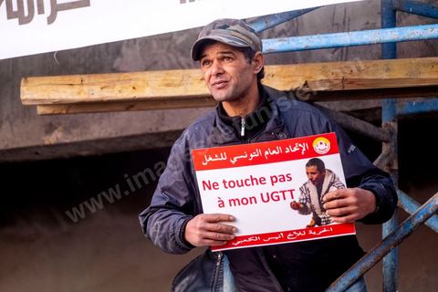 4 mars 2023 : à l'appel de l'UGTT, la grande centrale syndicale, près de 10 000 personnes sont venues écouter le secrétaire général Noureddine Taboubi devant le siège historique de l'UGTT puis manifester sur l'avneue Bourguiba. Taboubi a salué les personnalités politiques et publiques récemment arrêtées et incarcérées, il a demandé la libération des syndicalistes arrétés, a contesté le secret du gouvernement sur les négociations avec le FMI et a appelé le peuple à s'unir autour de la centrale syndicale pour lutter contre le pouvoir en place.  De nombreux leaders étaient présents et ont marchés dans le calme dans les rues de Tunis face à un impressionannt dispositif policier. 