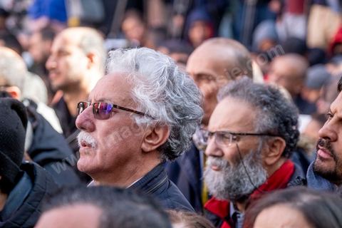 4 mars 2023 : à l'appel de l'UGTT, la grande centrale syndicale, près de 10 000 personnes sont venues écouter le secrétaire général Noureddine Taboubi devant le siège historique de l'UGTT puis manifester sur l'avneue Bourguiba. Taboubi a salué les personnalités politiques et publiques récemment arrêtées et incarcérées, il a demandé la libération des syndicalistes arrétés, a contesté le secret du gouvernement sur les négociations avec le FMI et a appelé le peuple à s'unir autour de la centrale syndicale pour lutter contre le pouvoir en place.  De nombreux leaders étaient présents et ont marchés dans le calme dans les rues de Tunis face à un impressionannt dispositif policier. 