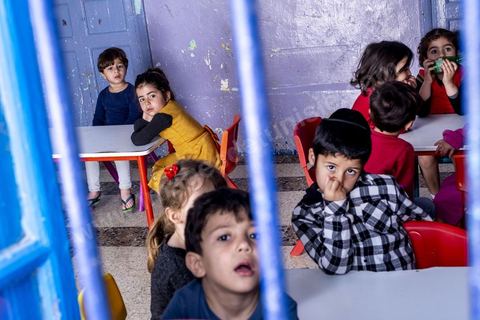 À Hara Kbira, quartier juif à Houmt Souk, jardin d'enfants pour les juifs de la Fondation Toura ve Hanoukh ( torah et éducation). 