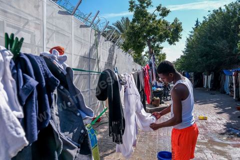 22 February 2024: in front of the offices of the IOM (International Organisation for Migrants) in the heart of the Berges du Lac business district in Tunis, almost 500 migrants are camped out here awaiting expatriation to their countries of origin.