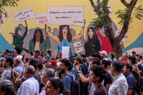 04 octobre 2024 : la marche populaire convoquée par le Réseau Tunisien pour les Droits et Libertés pour protester contre la situation politique et électorale en Tunisie s'est déroulée au coeur de Tunis sous une très forte présence policière. Un petit millier de manifestants ont défilé à Tunis, dénonçant les atteintes aux libertés et appelant au boycott du scrutin de dimanche, 1er tour des élections présidentielles. « Ni peur ni terreur, le pouvoir est entre les mains du peuple », scandaient les manifestants. 