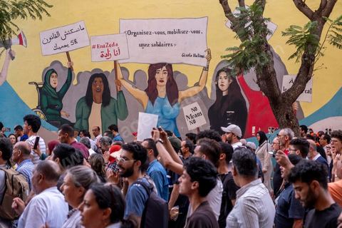 04 octobre 2024 : la marche populaire convoquée par le Réseau Tunisien pour les Droits et Libertés pour protester contre la situation politique et électorale en Tunisie s'est déroulée au coeur de Tunis sous une très forte présence policière. Un petit millier de manifestants ont défilé à Tunis, dénonçant les atteintes aux libertés et appelant au boycott du scrutin de dimanche, 1er tour des élections présidentielles. « Ni peur ni terreur, le pouvoir est entre les mains du peuple », scandaient les manifestants. 