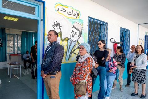 6 octobre 2024 : à 8h ouverture des bureaux de vote sur tout le territoire tunisien pour le 1er tour des léections présidentielles. Trois candidats autorisés à participer, dont un en prison condamné à 12 ans, et le président sortant Kais Saied dont sa réélection ne semble pas faire de doute dès le 1er tour. La question ce matin est la mobilisation citoyenne. 
