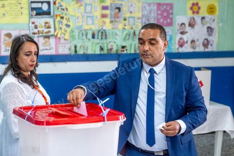6 octobre 2024 : à 8h ouverture des bureaux de vote sur tout le territoire tunisien pour le 1er tour des léections présidentielles. Trois candidats autorisés à participer, dont un en prison condamné à 12 ans, et le président sortant Kais Saied dont sa réélection ne semble pas faire de doute dès le 1er tour. La question ce matin est la mobilisation citoyenne. 