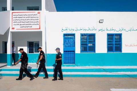 6 octobre 2024 : à 8h ouverture des bureaux de vote sur tout le territoire tunisien pour le 1er tour des léections présidentielles. Trois candidats autorisés à participer, dont un en prison condamné à 12 ans, et le président sortant Kais Saied dont sa réélection ne semble pas faire de doute dès le 1er tour. La question ce matin est la mobilisation citoyenne. 