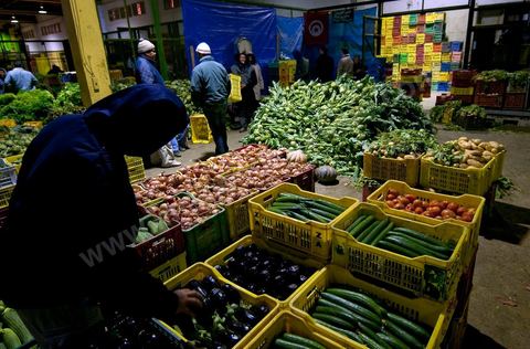Halle aux fruits et légumes du marché de gros de Tunis à El Mourouj