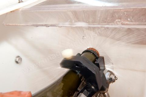 Production du "champagne" Tunisien le Mum à la cave de Megrine dans la banlieue sud de Tunis