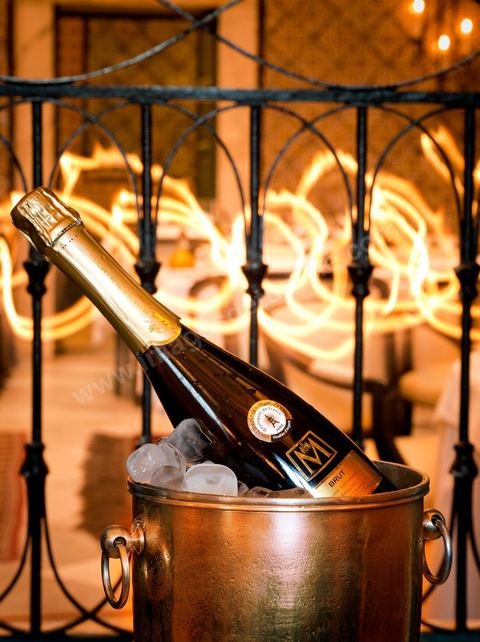Bouteille de champagne brut M au restaurant Dar El Djeld