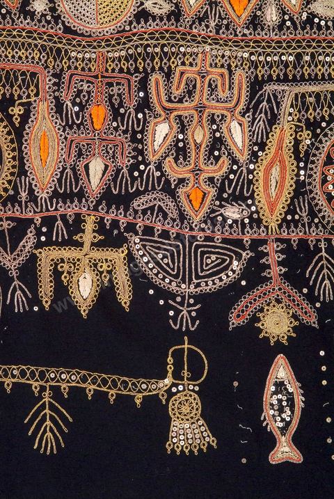 Costumes traditionnels et textiles tunisiens - Collection Lalla Hadria Museum - Djerba Explore