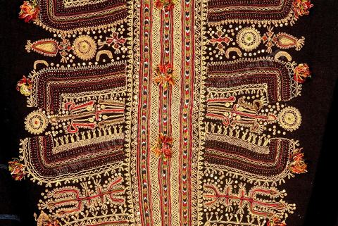 Costumes traditionnels et textiles tunisiens - Collection Lalla Hadria Museum - Djerba Explore