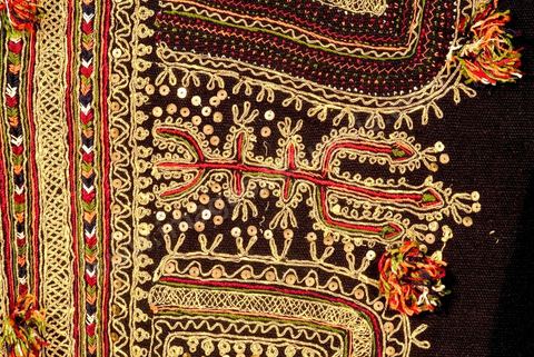 Costumes traditionnels et textiles tunisiens - Collection Lalla Hadria Museum - Djerba Explore