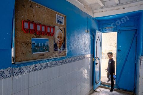 À Hara Kbira, quartier juif à Houmt Souk, école des garçons et filles juifs, par alternance, de la Fondation Toura ve Hanoukh ( torah et éducation).