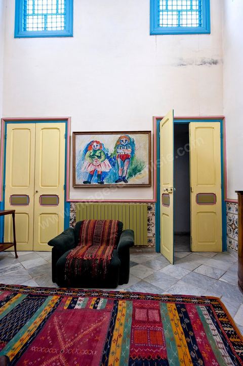 Patio couvert menant à al Chambre Bleue de la Maison de Marouane et Sondos Ben Milled dans la medina de Tunis