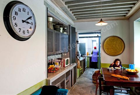 Salle à manger et cuisine dans la Maison de Marouane et Sondos Ben Milled dans la medina de Tunis
