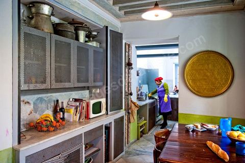Salle à manger et cuisine dans la Maison de Marouane et Sondos Ben Milled dans la medina de Tunis