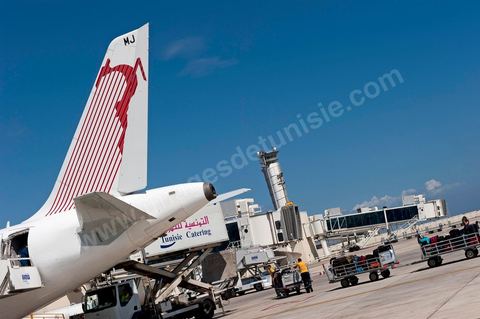 Avion de Tunisair sur le tarmac de l'Aéroport international d'Enfidha Zine El Abidine Ben Ali