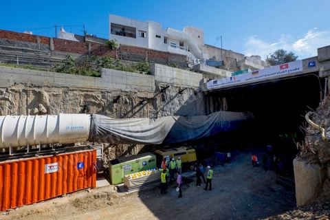 25 avril 2014 : Visite du chantier du Réseau Ferroviaire Rapide de Tunis (RFR) à Tunis. Projet financé par l'état tunisien, l'AFD, la BEI, la KfW et l'UE. Visite conjointe de Laurent Fabius, Ministre des Affaires Etrangères français et de son homologue allemand Frank-Walter Steinmeier à Tunis.