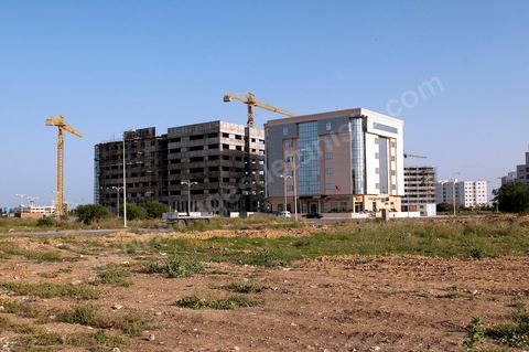 Immeuble de Bureaux en chantier au quartier urbain nord de Tunis