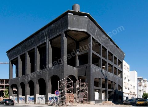 Immeuble de Bureaux en chantier au Berges du Lac de Tunis