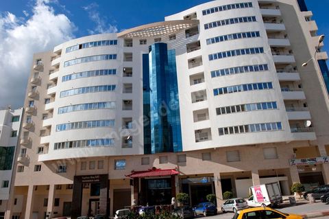 Les grands artères de la nouvelle ville de Ennasr au coeur de Tunis, ville nouvelle de résidence, d'affaires et de commerces