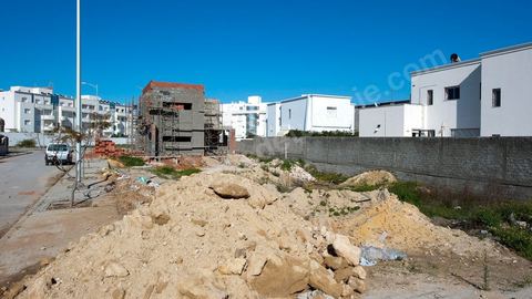 Constructions immobilières immeubles d'habitations et villas aux berges du Lac Nord II