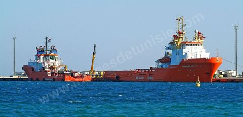 Cargo dans le port industriel de Zarzis