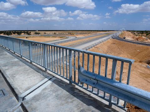 Nouvelle autoroute en fin de chantier de Msaken a Sfax