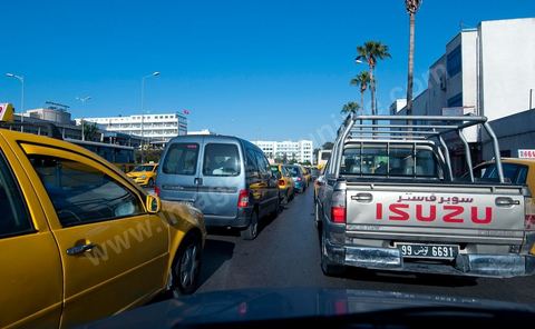 Au coeur des embouteillages et bouchons en centre ville de Tunis