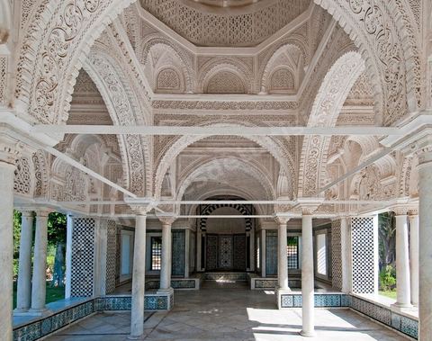 Intérieure de la Koubba du Belvédère après sa restauration - détail des plafonds en stuc