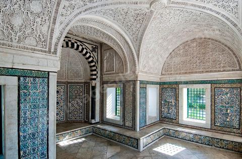 Intérieure de la Koubba du Belvédère après sa restauration - détail des plafonds en stuc