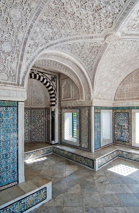 Intérieure de la Koubba du Belvédère après sa restauration - détail des plafonds en stuc